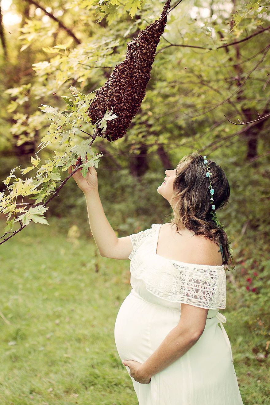 Pregnant Woman Poses With 20,000 Live Bees For Crazy Maternity Photoshoot