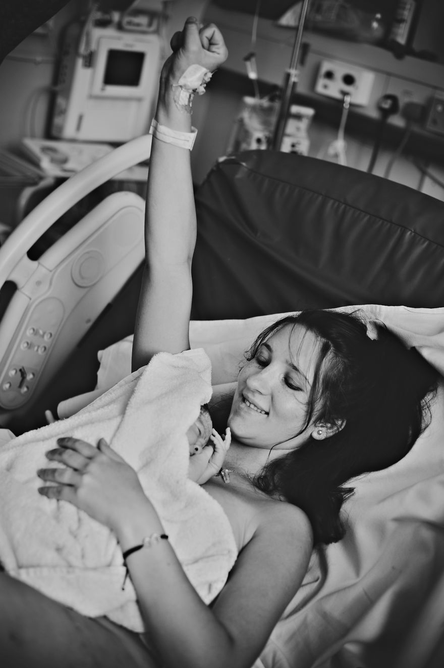 I Documented An Emotional, Tiring Yet Beautiful Miracle Of Birth