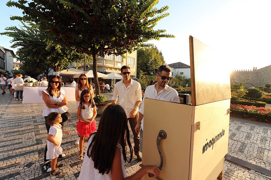 Turning Vintage Furniture Into A Crank Powered Synthesizer: The Digital Music Box