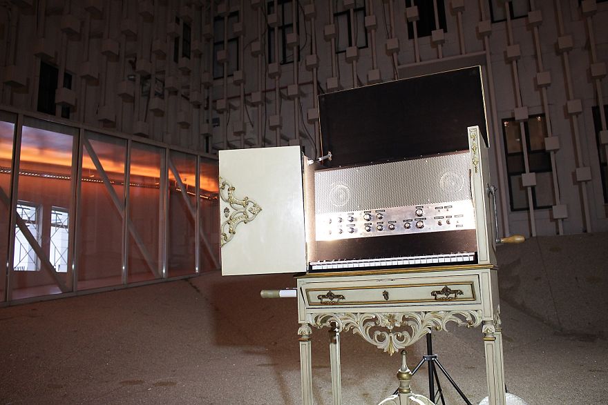 Turning Vintage Furniture Into A Crank Powered Synthesizer: The Digital Music Box