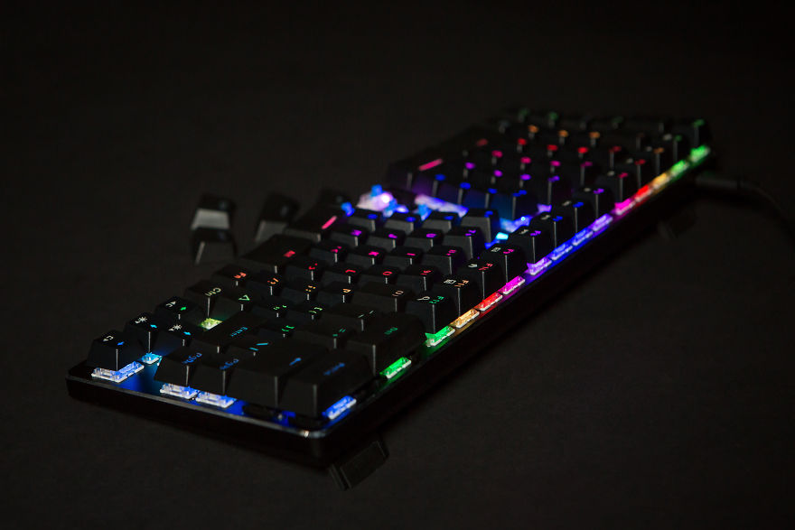 X-Bows: A Keyboard For More Comfortable Typing X-Bows: A Keyboard For More Comfortable Typing