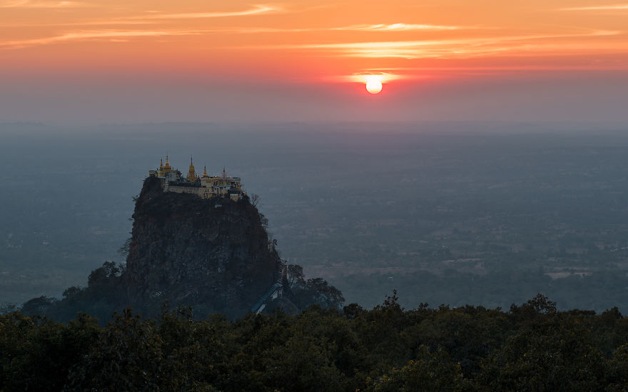 Exploring The Ancient City Of Bagan. Wonder The Mystery Of The Temples And Pagodas. Exploring The Ancient City Of Bagan. Wonder The Mystery Of The Temples And Pagodas.