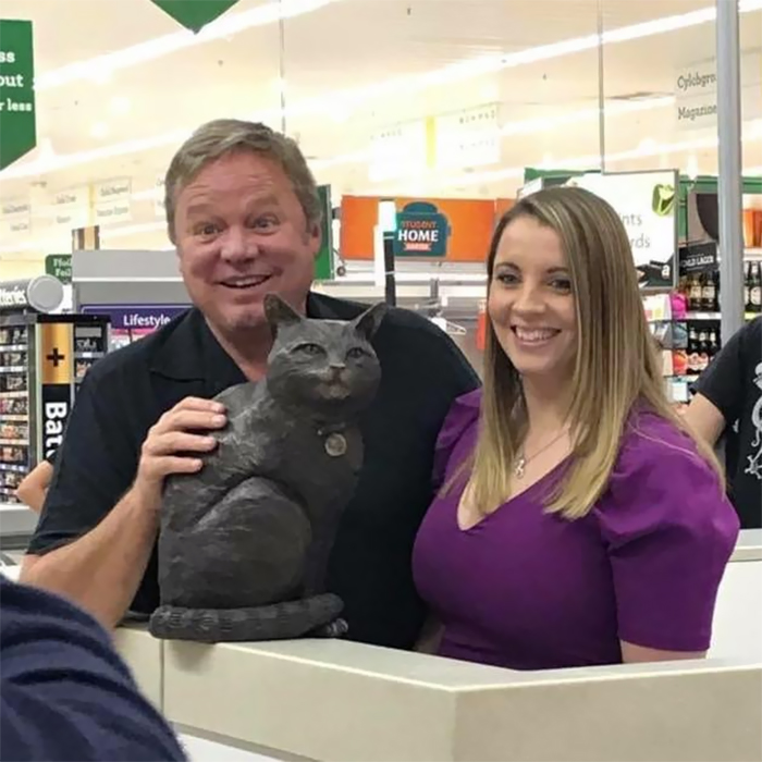 Shoppers Raise £4000 For Bronze Statue Of Brutus The Famous Supermarket Cat Shoppers Raise £4000 For Bronze Statue Of Brutus The Famous Supermarket Cat