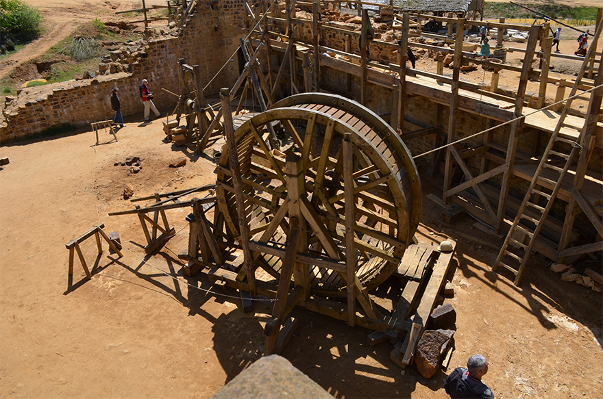 For 20 Years The French Have Been Building A Medieval Castle Using Medieval Techniques, And The Result Is Incredible For 20 Years The French Have Been Building A Medieval Castle Using Medieval Techniques, And The Result Is Incredible