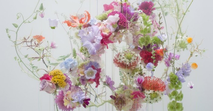 Photographer Captures Ethereal Beauty Of Flowers Floating Like Ballerinas Underwater