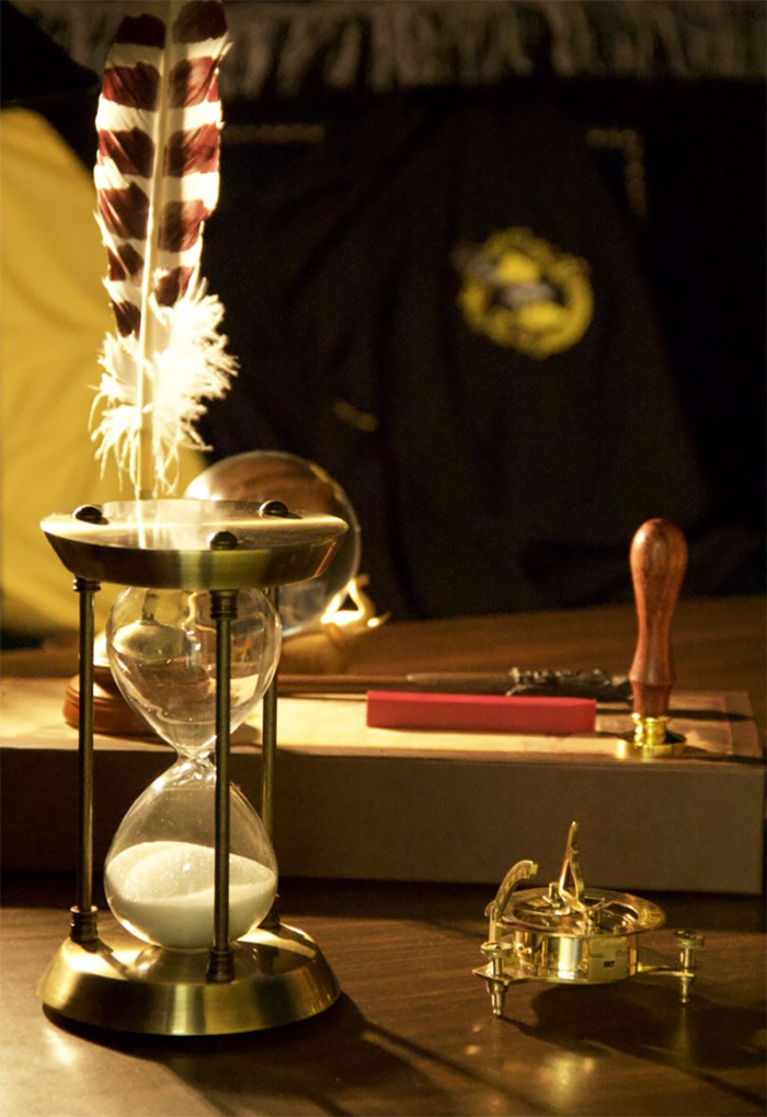 Teacher Spends 70 Hours Turning Boring Classroom Into Hogwarts, Makes Us Believe Magic Truly Exists