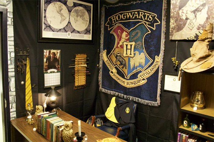Teacher Spends 70 Hours Turning Boring Classroom Into Hogwarts, Makes Us Believe Magic Truly Exists Teacher Spends 70 Hours Turning Boring Classroom Into Hogwarts, Makes Us Believe Magic Truly Exists