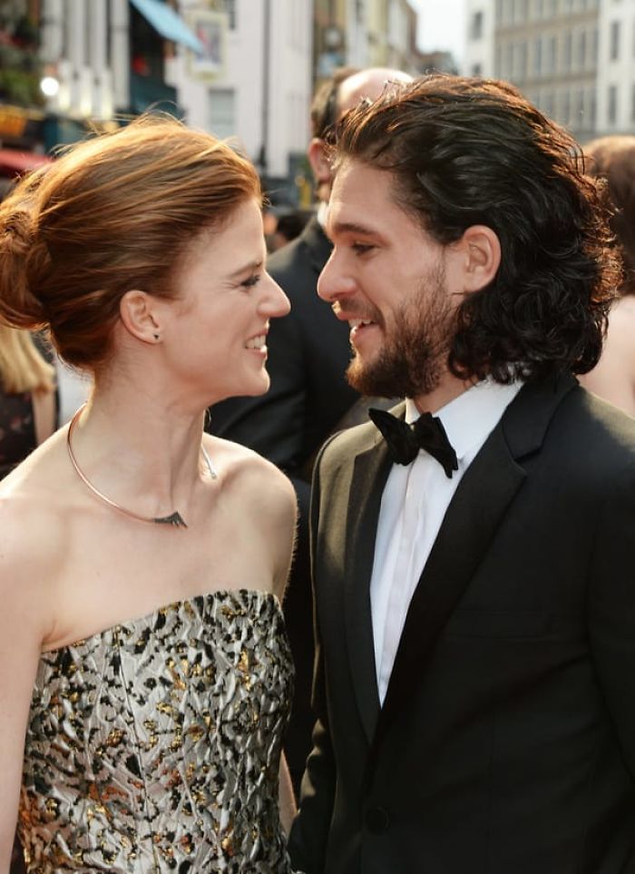 Jon Snow And Ygritte Just Made Their Engagement Official With An Advert In London Newspaper Jon Snow And Ygritte Just Made Their Engagement Official With An Advert In London Newspaper