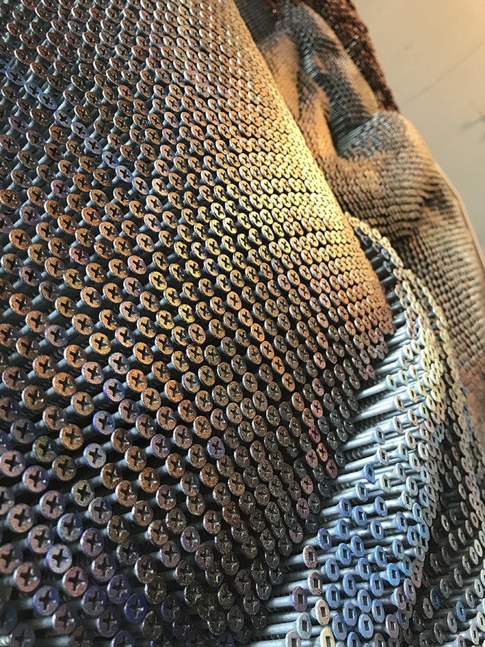 Artist Uses Up To 20,000 Screws To Create Impressive Portraits, Absolutely Nails Them Artist Uses Up To 20,000 Screws To Create Impressive Portraits, Absolutely Nails Them