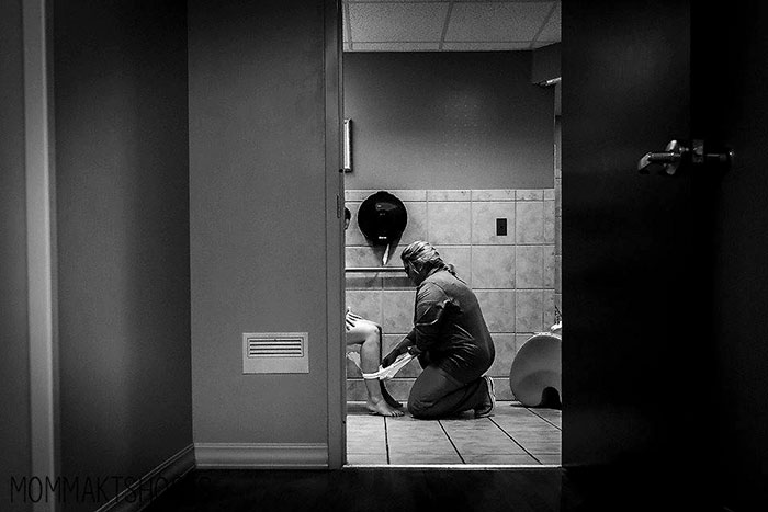 After This Photo Of A Nurse Went Viral, Moms Flooded The Internet With Stories That Will Amaze You