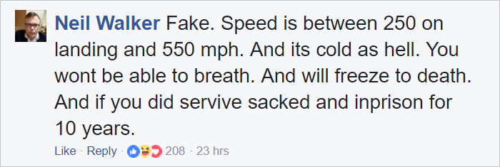 Pilot's Dangerous Mid-Flight Selfies Go Viral, But Turns Out They're Not As Risky As Many Thought Pilot's Dangerous Mid-Flight Selfies Go Viral, But Turns Out They're Not As Risky As Many Thought