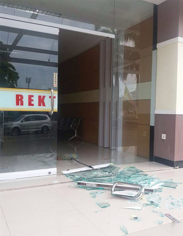 The Left Door Perfectly Describes The Right Door's Condition