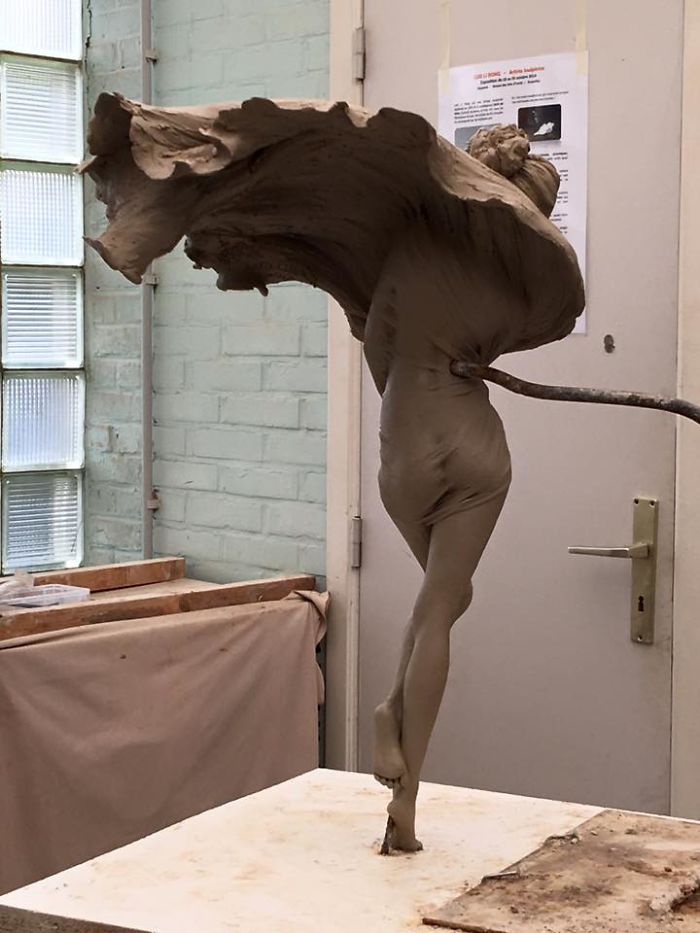 Artist Creates Life-Size Sculptures Of Women Inspired By Renaissance Art, Reveals The Beauty Of Female Form Artist Creates Life-Size Sculptures Of Women Inspired By Renaissance Art, Reveals The Beauty Of Female Form