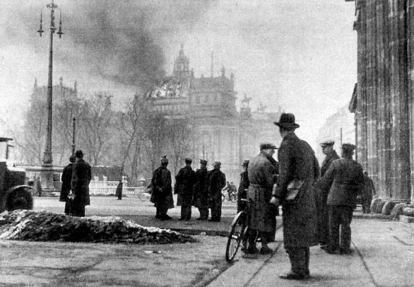 reichstagFire2-59b6763397c97.jpg