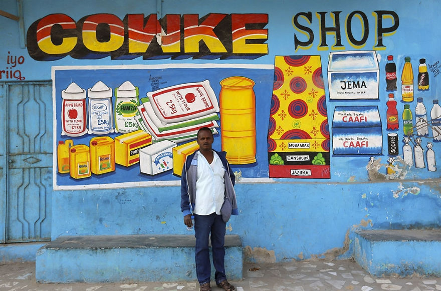 Artist Turns Fa&ccedil;ades Of Small Businesses Into Works Of Art In Somalia
