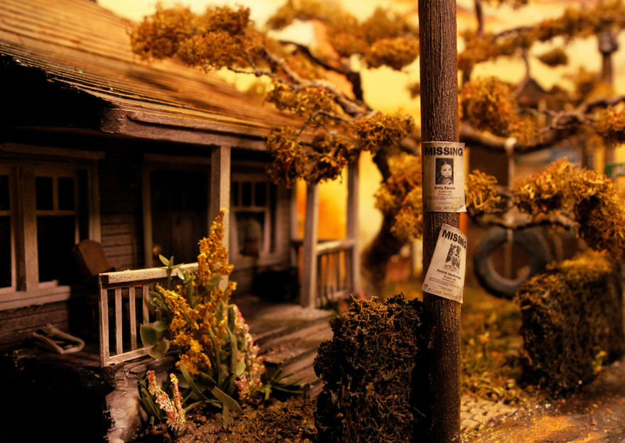 I Rebuilt An Old Stereo Unit As A Tribute To Stephen King's 'It' I Rebuilt An Old Stereo Unit As A Tribute To Stephen King's 'It'