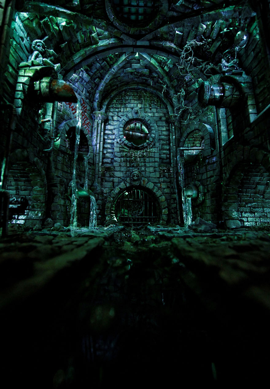 I Rebuilt An Old Stereo Unit As A Tribute To Stephen King's 'It' I Rebuilt An Old Stereo Unit As A Tribute To Stephen King's 'It'