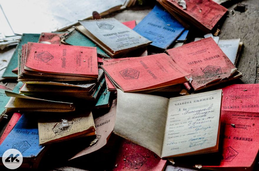 Aleksandra Kostic Explored An Eerie Abandoned Coal Mine Aleksandra Kostic Explored An Eerie Abandoned Coal Mine