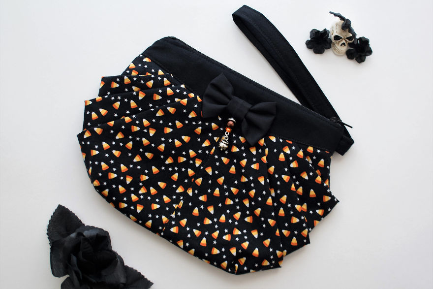 15 Purses That Won't Clash With Your Halloween Costume 15 Purses That Won't Clash With Your Halloween Costume