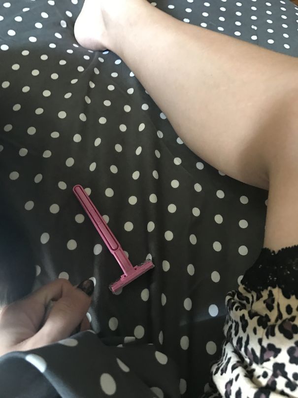 Cat Steals Razors From Bathtub And Brings Into My Bed / I Woke Up On One!