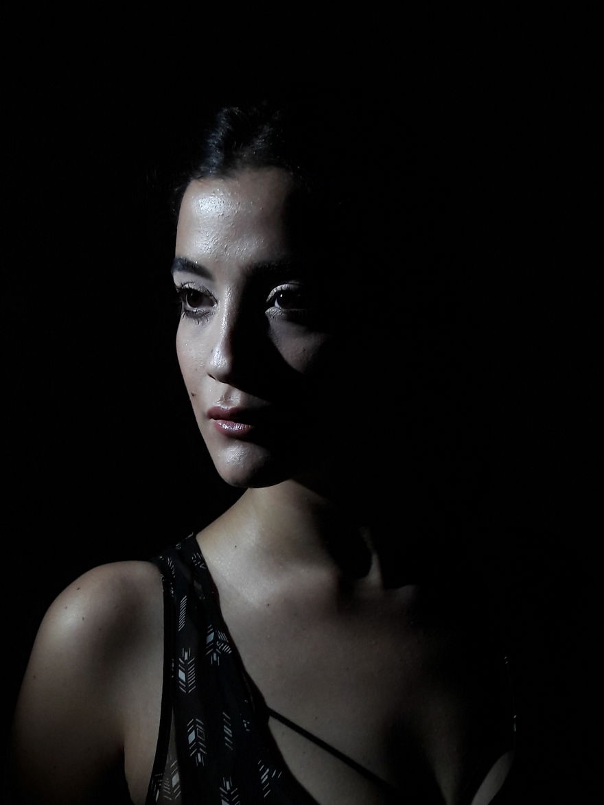 I Made A Photoshoot Only With A Single Flashlight And A Randomly Selected Average Smartphone I Made A Photoshoot Only With A Single Flashlight And A Randomly Selected Average Smartphone