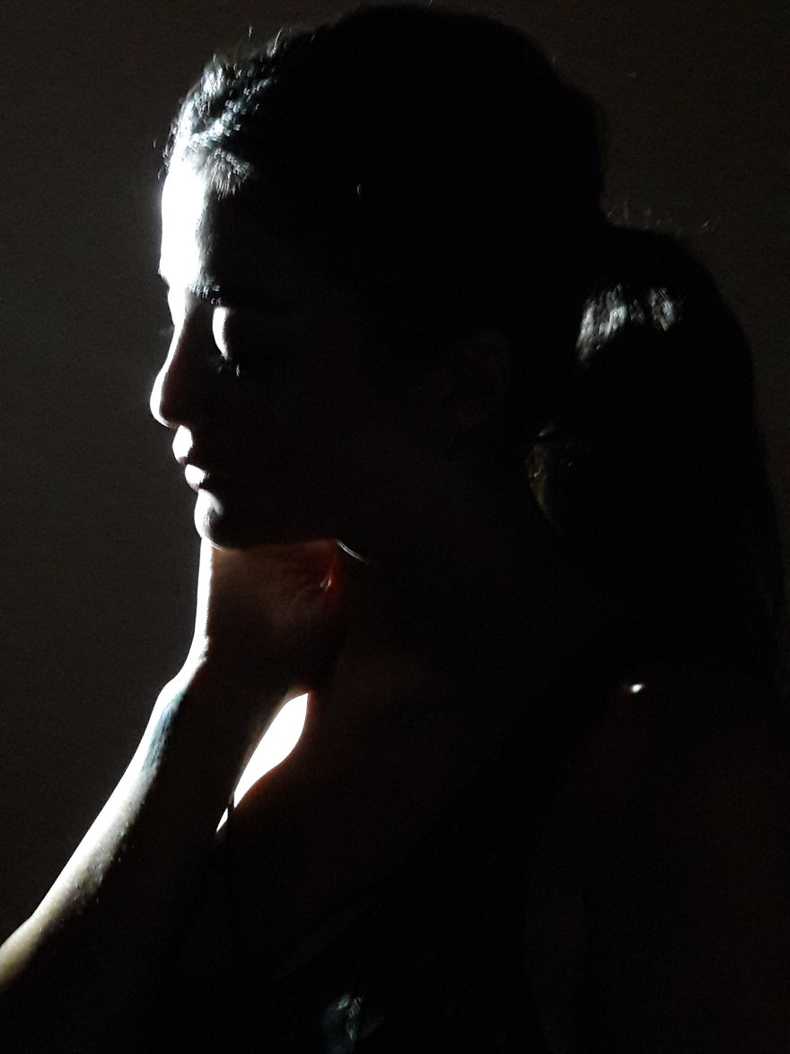 I Made A Photoshoot Only With A Single Flashlight And A Randomly Selected Average Smartphone