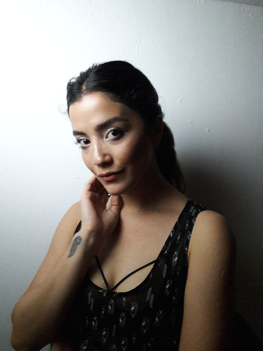 I Made A Photoshoot Only With A Single Flashlight And A Randomly Selected Average Smartphone