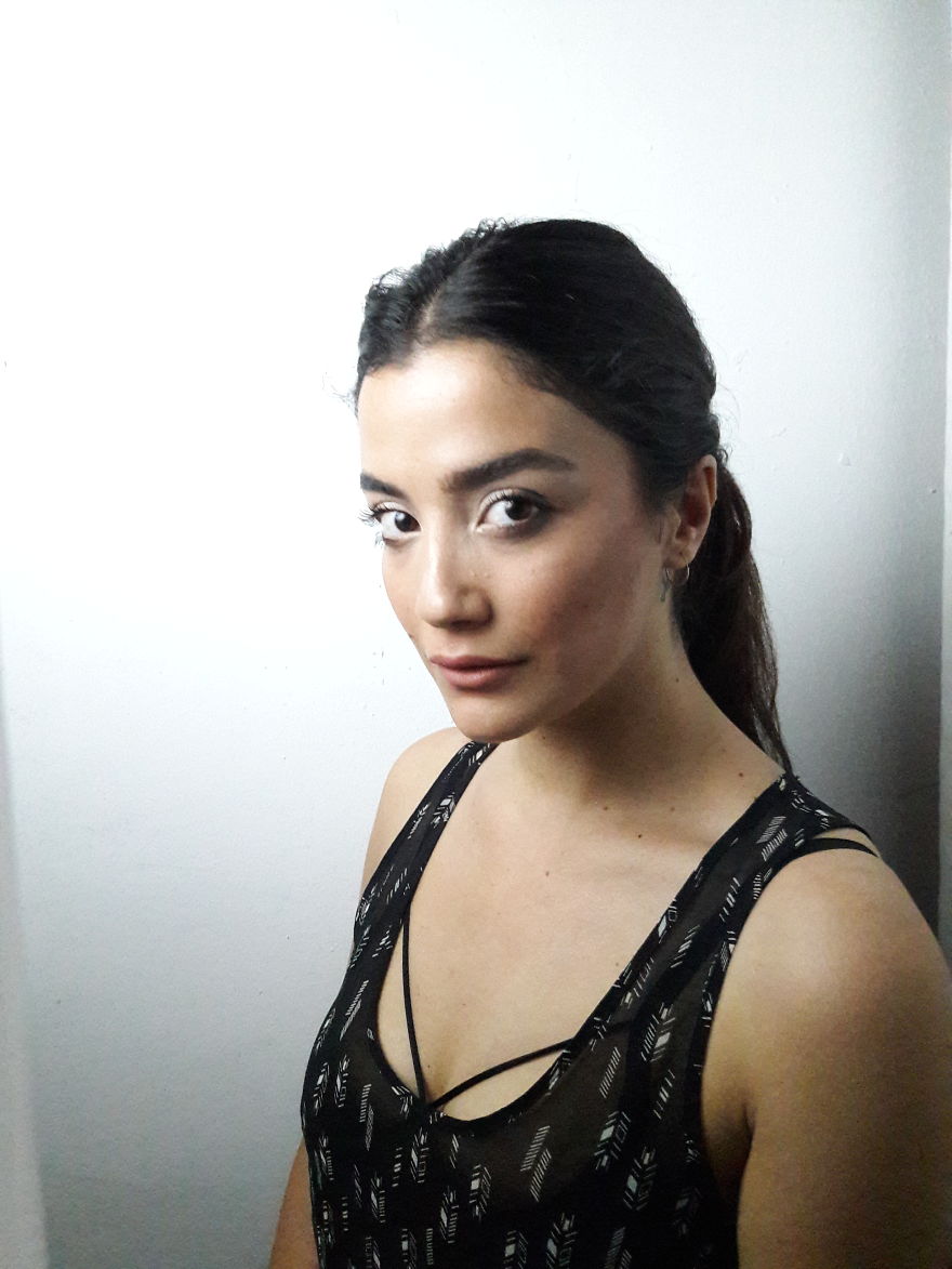 I Made A Photoshoot Only With A Single Flashlight And A Randomly Selected Average Smartphone I Made A Photoshoot Only With A Single Flashlight And A Randomly Selected Average Smartphone