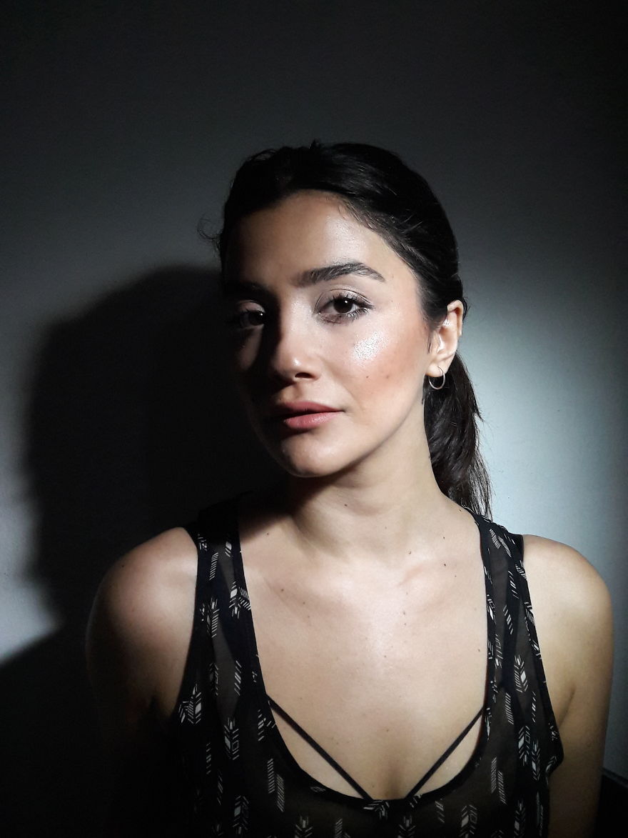 I Made A Photoshoot Only With A Single Flashlight And A Randomly Selected Average Smartphone