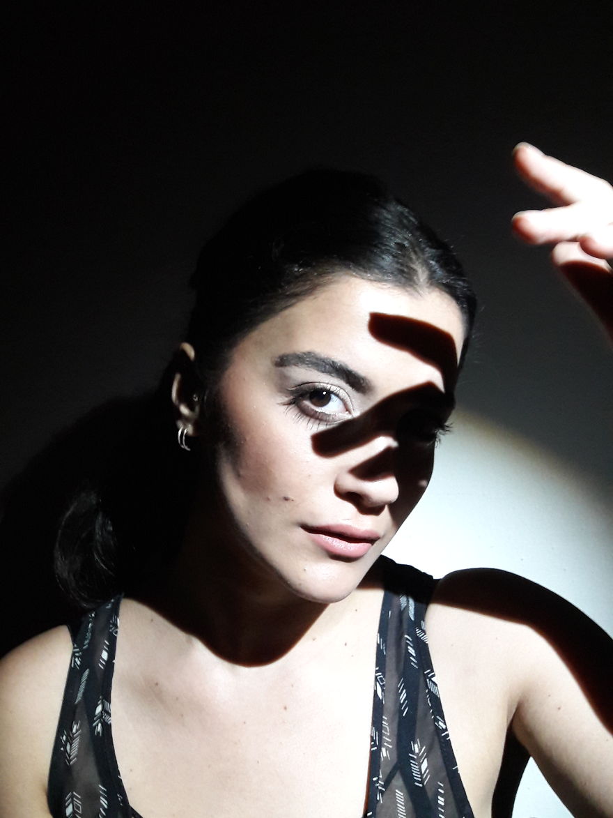 I Made A Photoshoot Only With A Single Flashlight And A Randomly Selected Average Smartphone