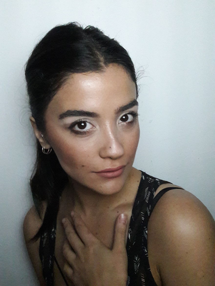 I Made A Photoshoot Only With A Single Flashlight And A Randomly Selected Average Smartphone