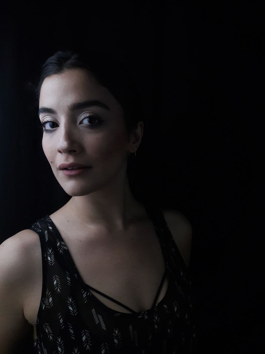 I Made A Photoshoot Only With A Single Flashlight And A Randomly Selected Average Smartphone I Made A Photoshoot Only With A Single Flashlight And A Randomly Selected Average Smartphone