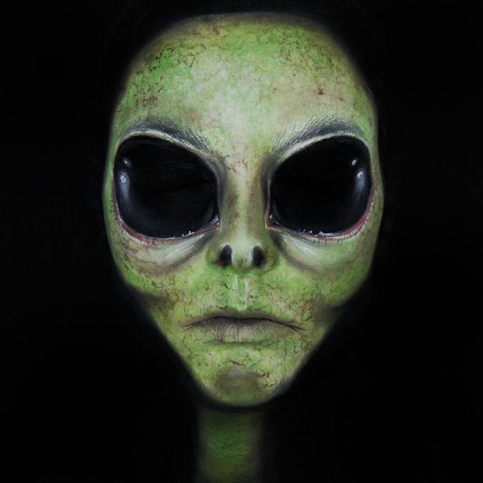 Creepy-Makeup-Samantha-Staines