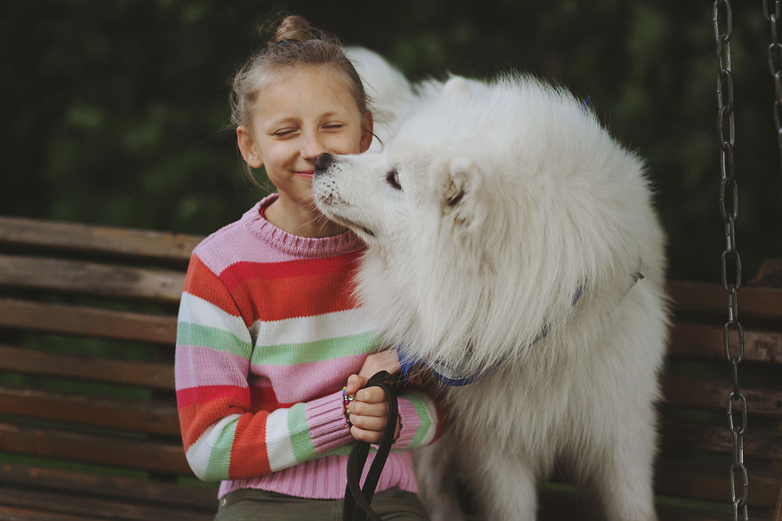 We Followed Local Canistherapy Center Team To Senior Foster Homes And Children Hospitals For Two Years To Document People Emotions We Followed Local Canistherapy Center Team To Senior Foster Homes And Children Hospitals For Two Years To Document People Emotions