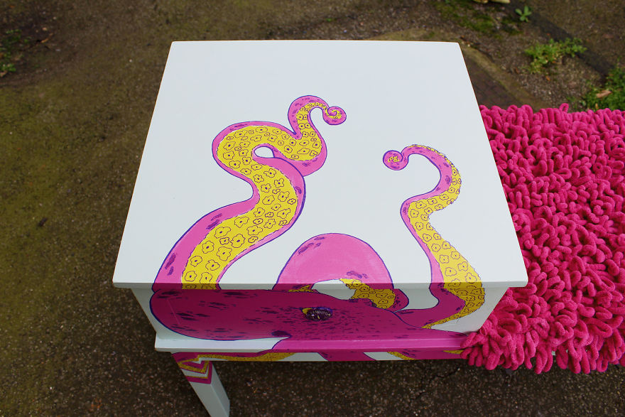 I Brought An Old Telephone Seat Back To Life With Some Aquatic Funk I Brought An Old Telephone Seat Back To Life With Some Aquatic Funk