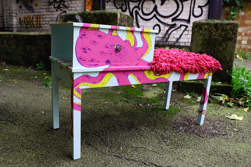 I Brought An Old Telephone Seat Back To Life With Some Aquatic Funk I Brought An Old Telephone Seat Back To Life With Some Aquatic Funk