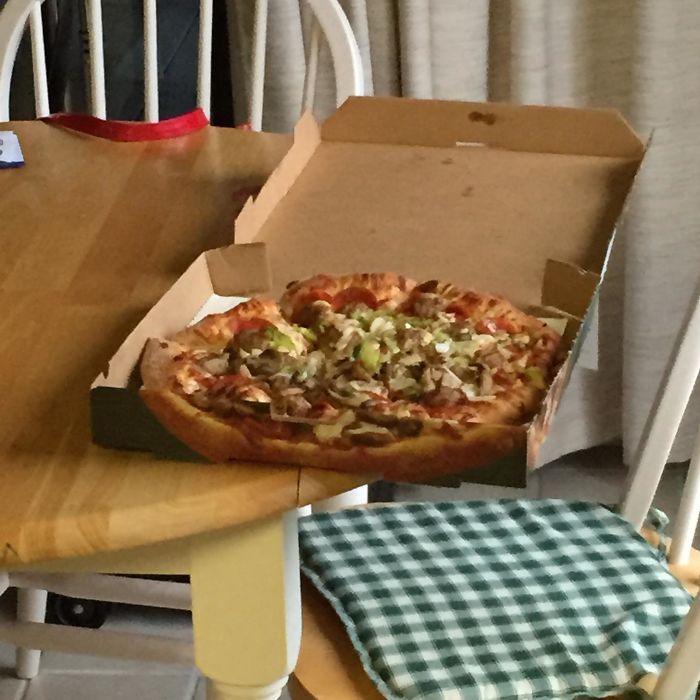 Pizza Inside Box Lines Up Nicely With Pizza On Box