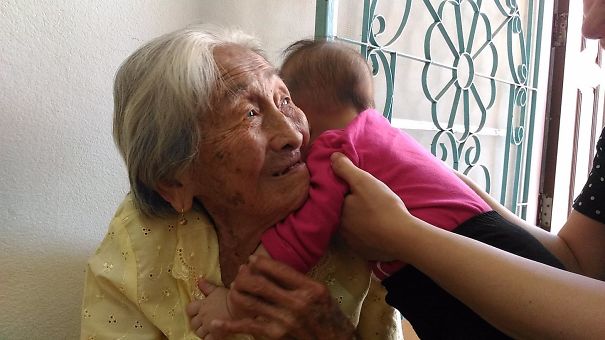 My Daughter Meeting Her 91-Year-Old Great-Grandmother For The First Time