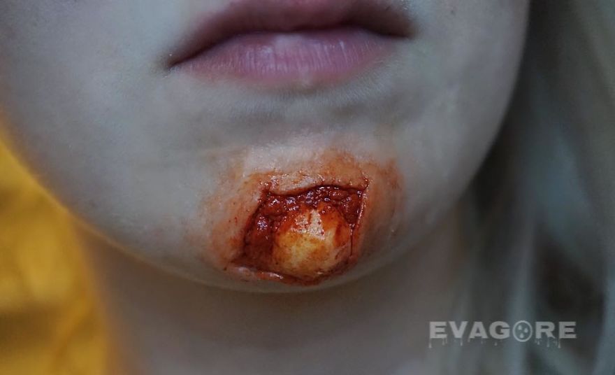 Artist Creates Hyper-Realistic Makeup That Will Leave You With Chills