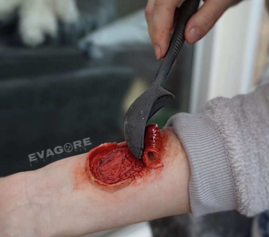 Artist Creates Hyper-Realistic Makeup That Will Leave You With Chills