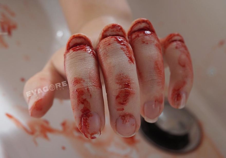 Artist Creates Hyper-Realistic Makeup That Will Leave You With Chills