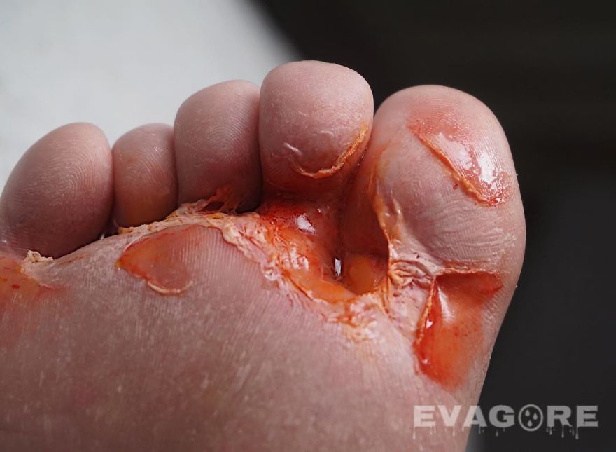 Artist Creates Hyper-Realistic Makeup That Will Leave You With Chills