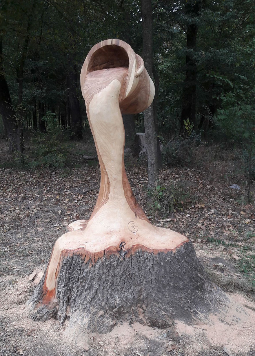 Romanian Artist Uses A Chainsaw To Turn Trees Into Sculptures, And The Result Is Impressive