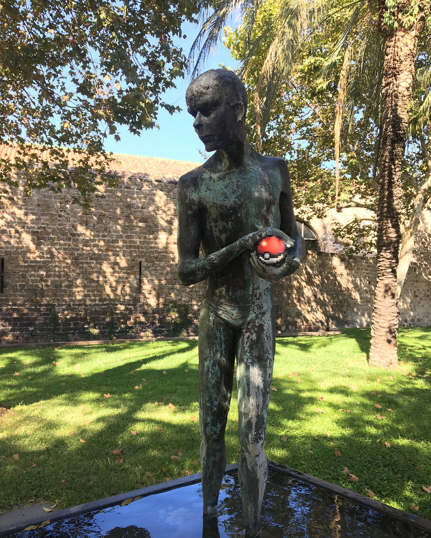 Artist Mixes Pixel Art With Reality And The Result Was Really Fun