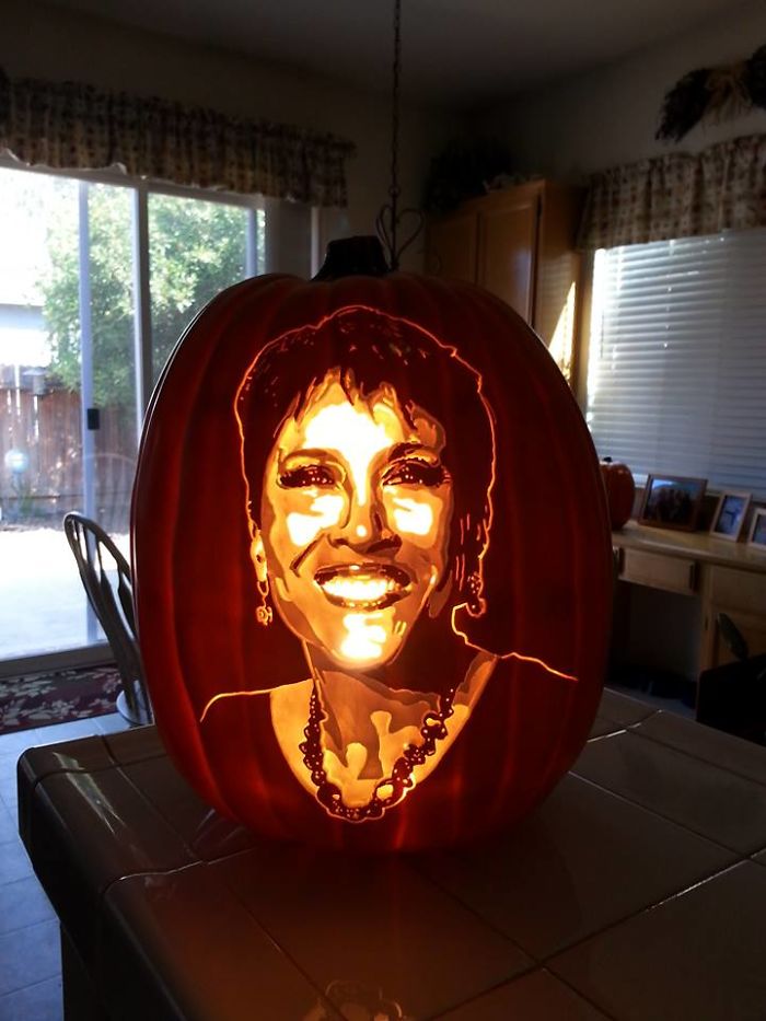 Artist Uses Pop Culture As A Theme To Sculpt His Pumpkins