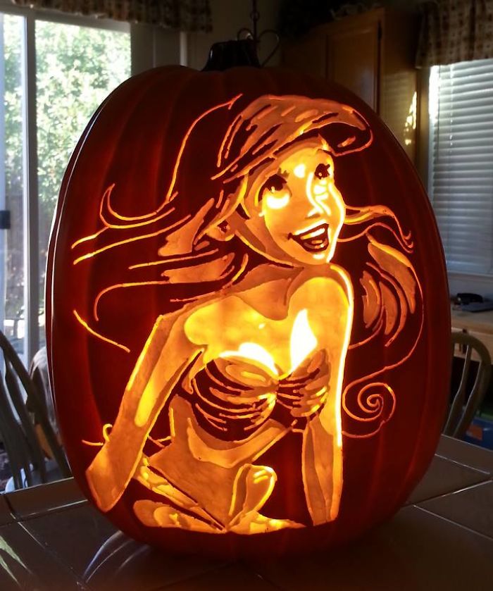 Artist Uses Pop Culture As A Theme To Sculpt His Pumpkins
