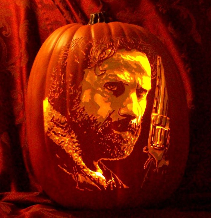 Artist Uses Pop Culture As A Theme To Sculpt His Pumpkins