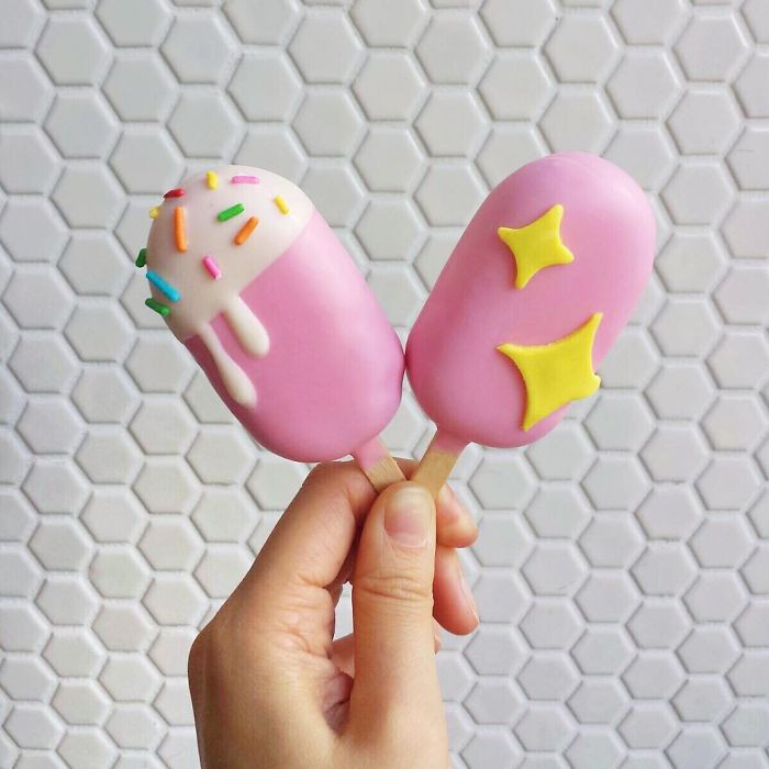 Avid Home Baker Who Turns Leftover Cake Scraps Into Meticulously Crafted Cake-Popsicles