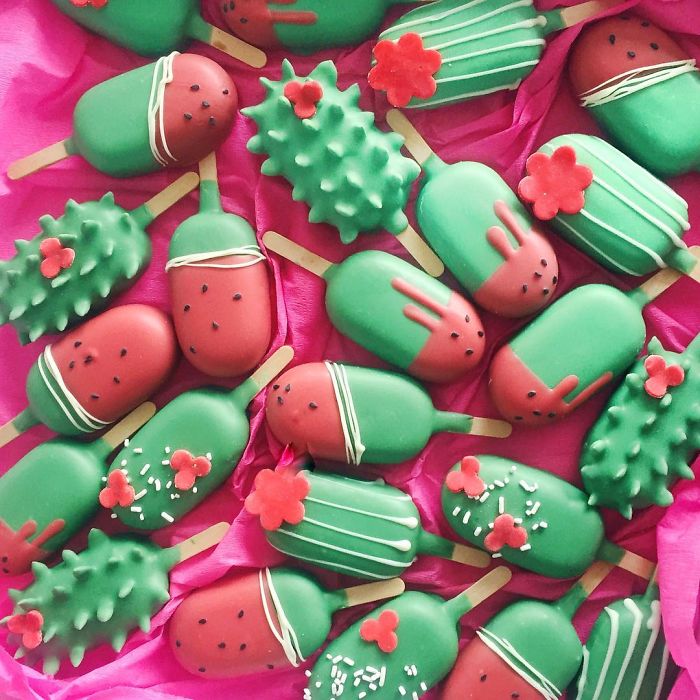 Avid Home Baker Who Turns Leftover Cake Scraps Into Meticulously Crafted Cake-Popsicles