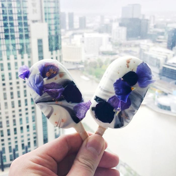 Avid Home Baker Who Turns Leftover Cake Scraps Into Meticulously Crafted Cake-Popsicles